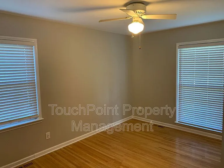 1130 Cheddington Dr — Photo 23