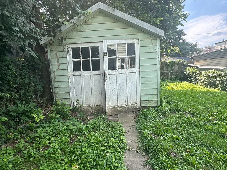 612 Berry St — Photo 18