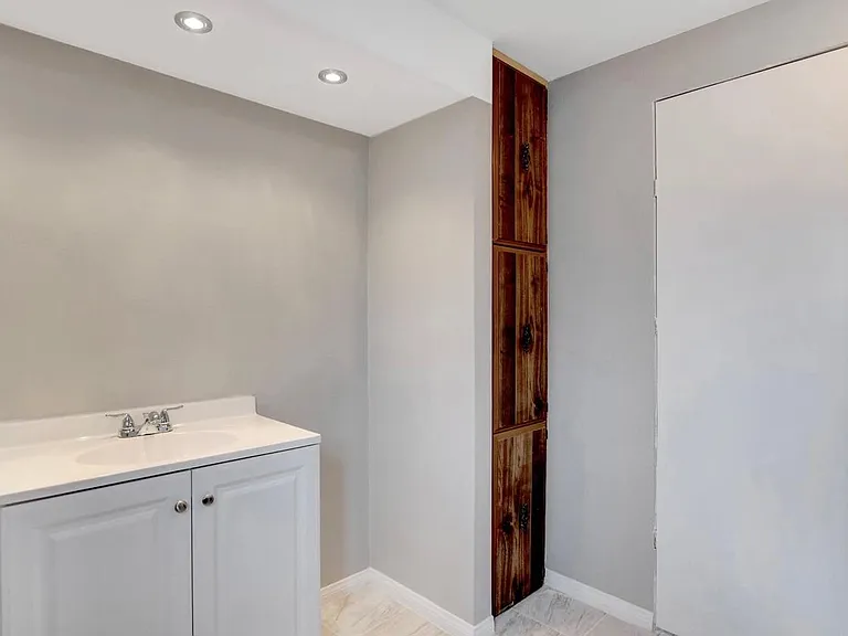 136 Sir Thomas Dr — Photo 19