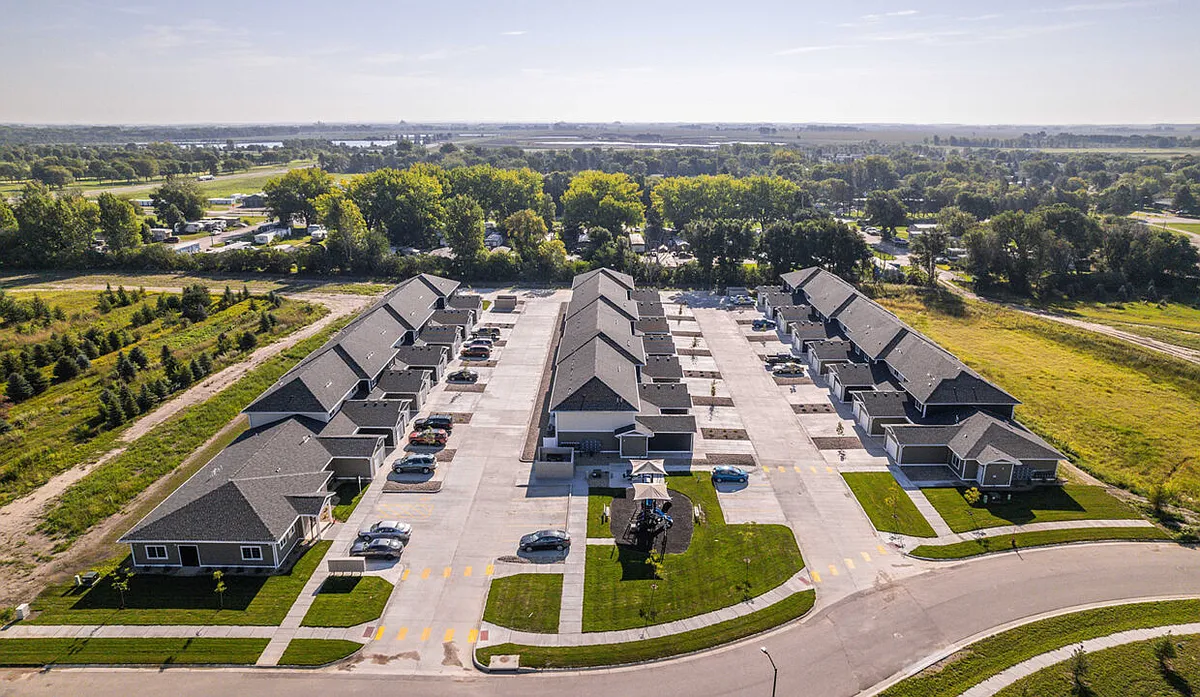 Building Photo - Brookings Edgebrook Townhomes