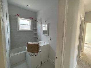 116 Cross St #3R, Somerville, MA 02145