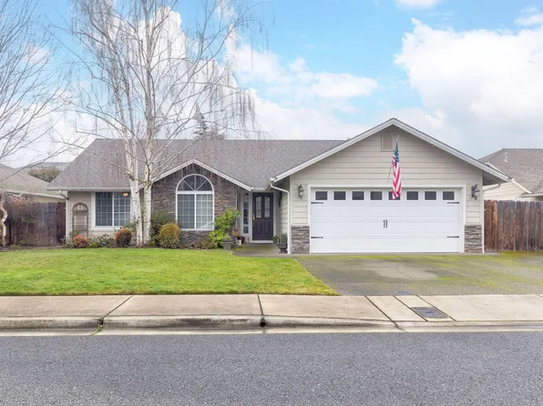 1662 Nunnwood Ln, Grants Pass, OR 97527