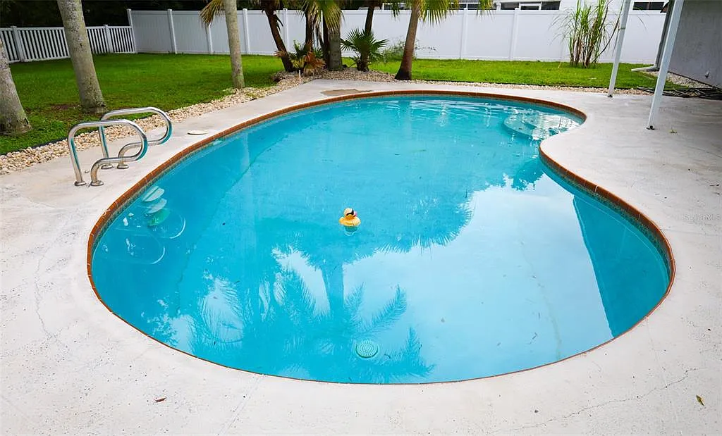2 bed, 2.0 bath, 910 sqft, $2,800 — Photo 2