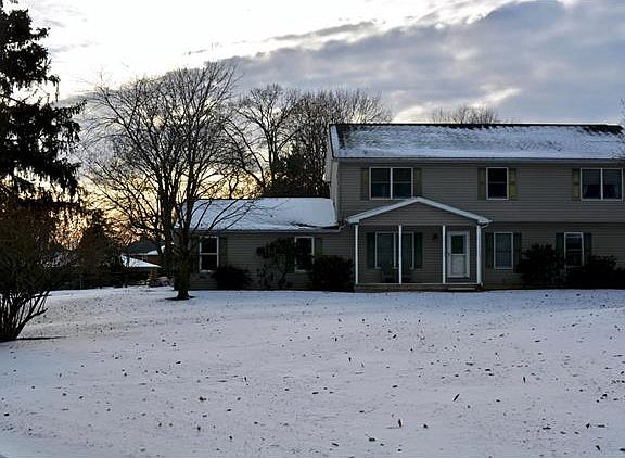 4th image of 19 Haymont Dr