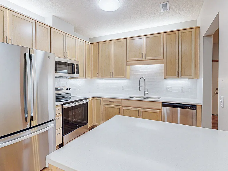 Cedar Pointe Townhomes — Photo 109