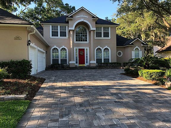 3rd image of 13834 Windsor Crown Ct E