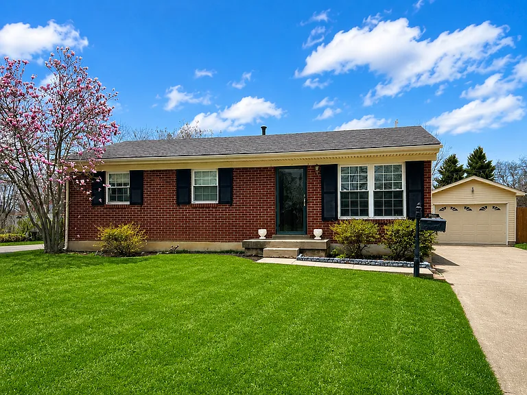 9501 Shanna Dr — Photo 1
