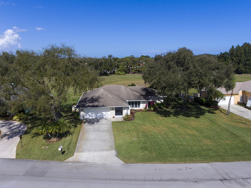 1st image of 26 Forest Park Dr