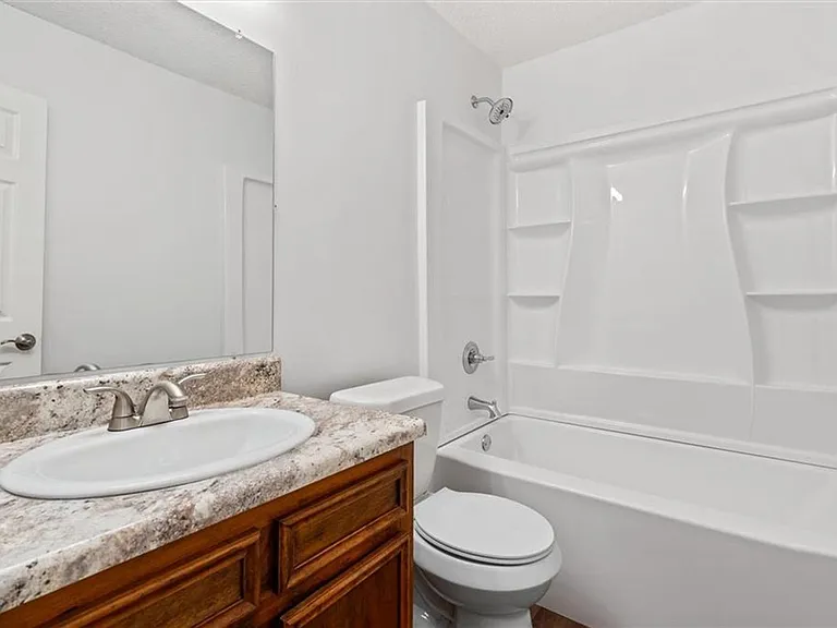 1240 Lynchburg Ct — Photo 21