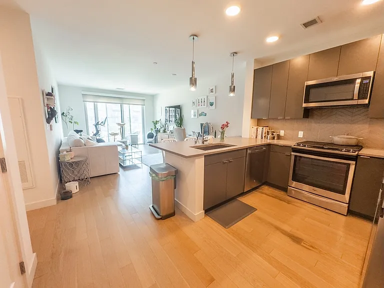 65 Lewis St #204 — Photo 11