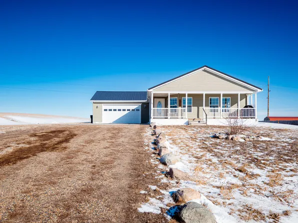 13087 Sandy St, Arnegard, ND 58835