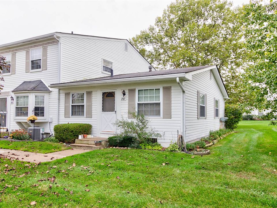 1st image of 207 Lake Village Dr