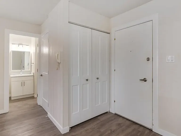 2291 Southview Dr SE #302 — Photo 9