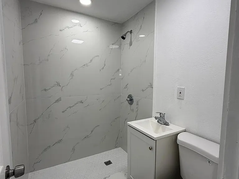 4400 SW 36th St — Photo 8