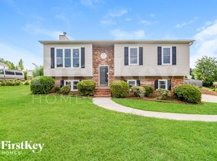 6020 Stone Bluff Dr, Clemmons, NC 27012