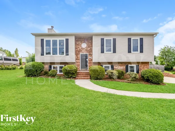 6020 Stone Bluff Dr, Clemmons, NC 27012