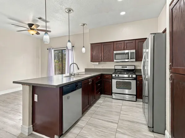 2304 Chatfield Dr, Las Vegas, NV 89128