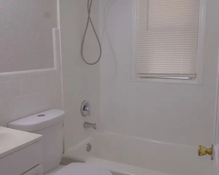 10131 Cabot Dr — Photo 12