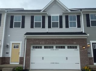 31045 Blooming Ln, Olmsted Falls, OH 44138