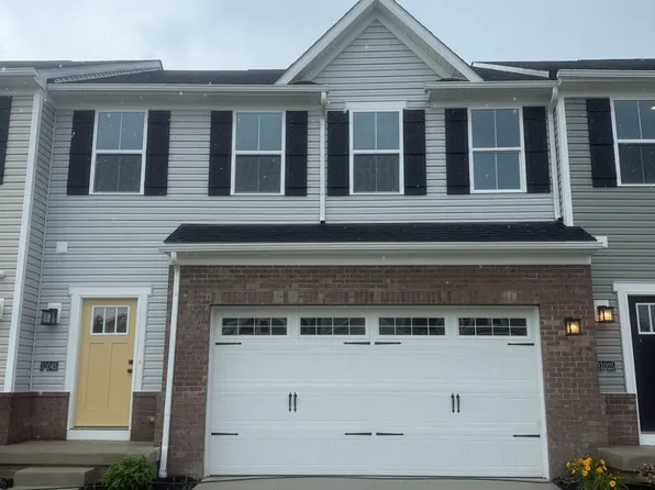 31045 Blooming Ln, Olmsted Falls, OH 44138