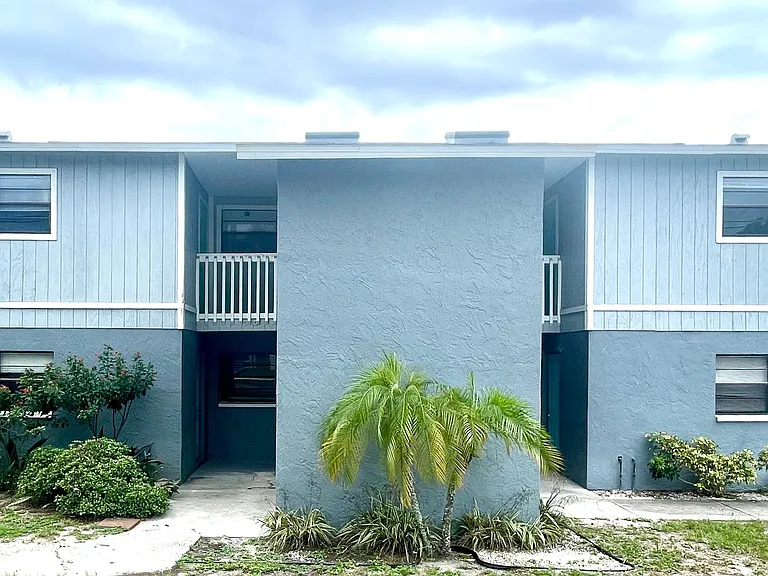 6719 Congress St — Photo 1