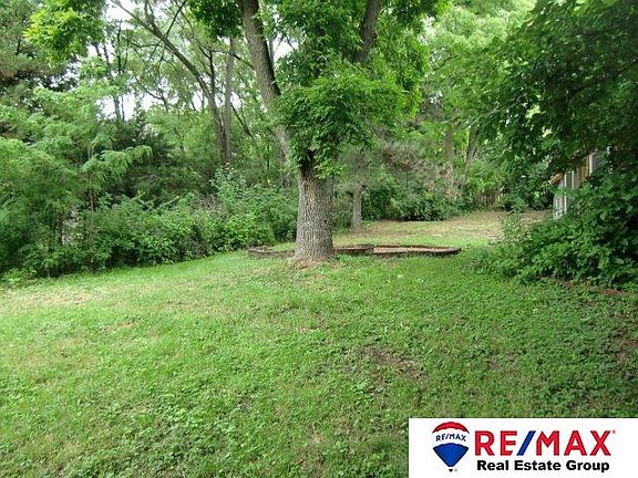 3rd image of 204 Forest Dr