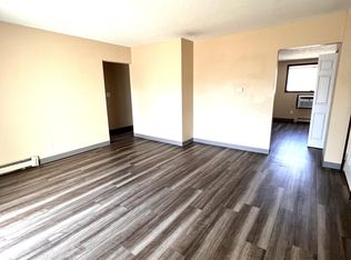 1606 30th St NW #5, Cedar Rapids, IA 52405