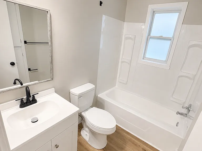 1632-1634 N Hillside St #1636 — Photo 3