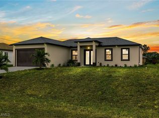 742 Oakridge Ave S, Lehigh Acres, FL 33974