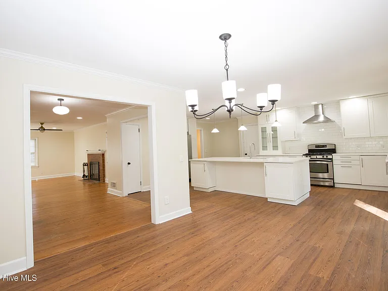 345 E New Hampshire Ave — Photo 12