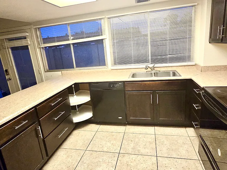 3320 S Juniper St — Photo 5