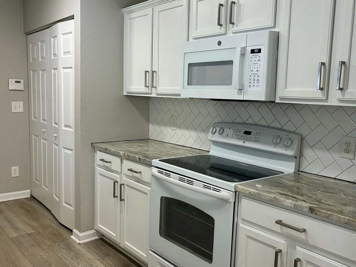 Cameron Village/ Rt 707/ Bay Rd - 3BD/ 2.5BA — Photo 3