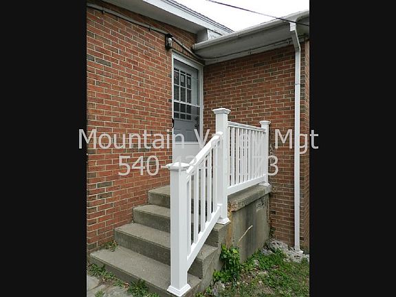2nd image of 5827 Gospel St