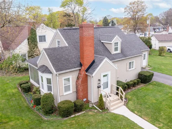 696 Stone Rd, Rochester, NY 14616