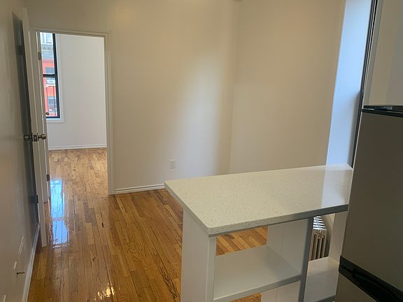3rd image of 717 9th Ave #5A