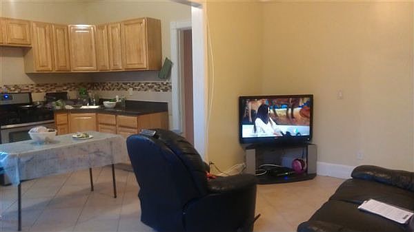 kitchen/ livingroom combo