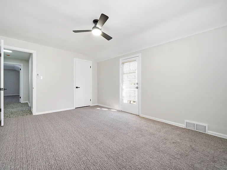 4037 Washington Blvd — Photo 21