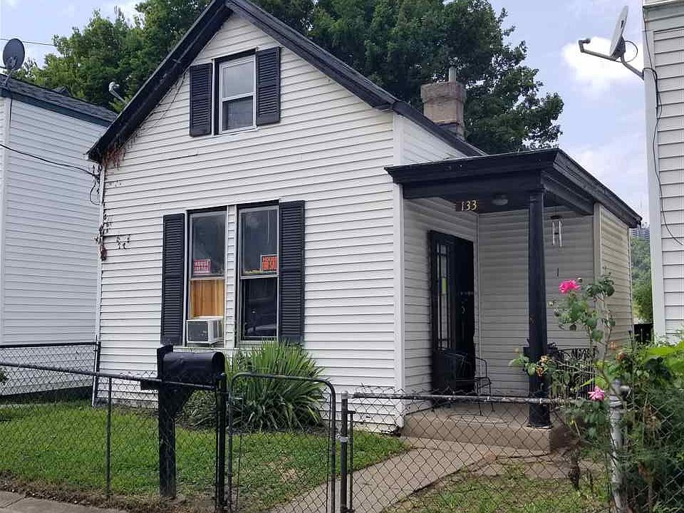 1st image of 133 4th Ave