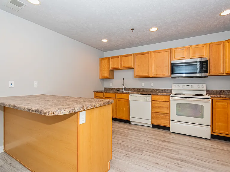 Prairie Vista Apartments — Photo 16