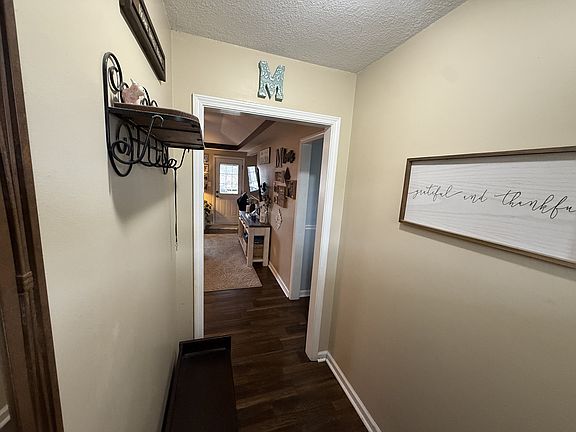 4th image of 1318 Barbara Dr