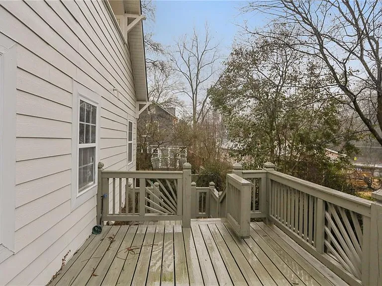 99 Bates Ave NE — Photo 25