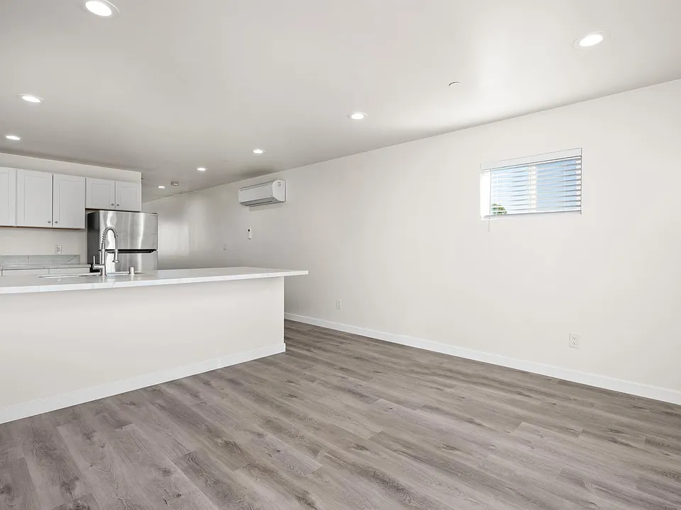 3044 C St #2