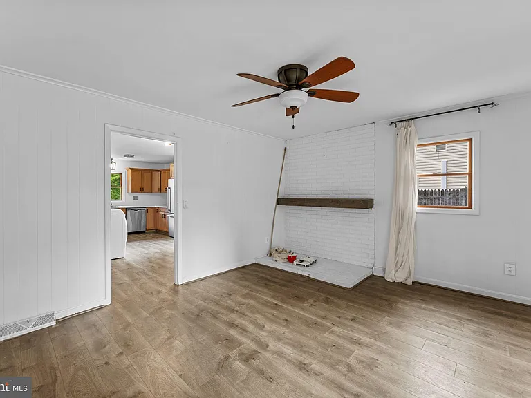 203 Maple St — Photo 20