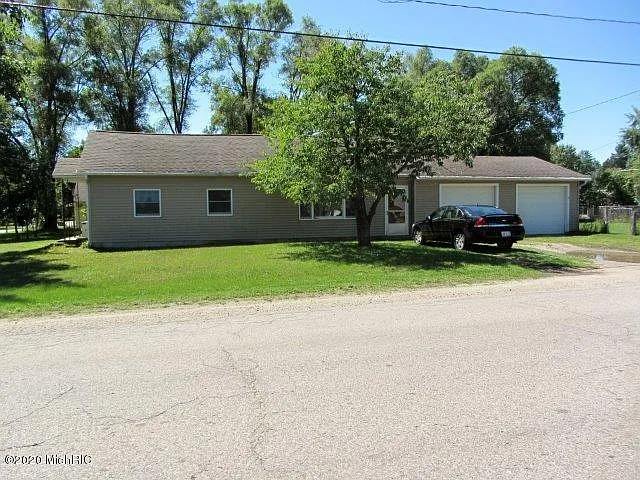 847 N Oak St photo 1