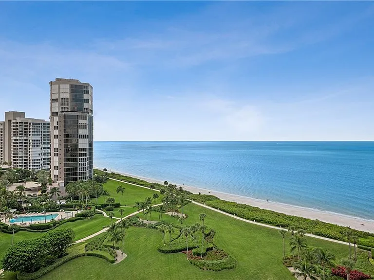 4551 Gulf Shore Blvd N #306 — Photo 1