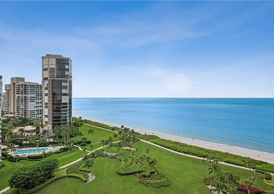 4551 Gulf Shore Blvd N #605