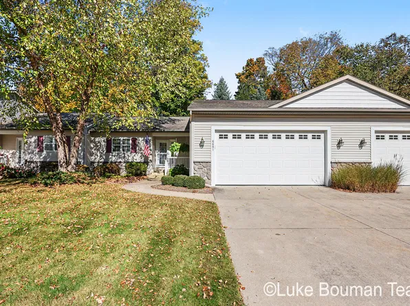 6681 Green Valley Ct SE, Caledonia, MI 49316