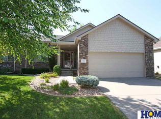 7233 Shirl Dr, Lincoln, NE 68516