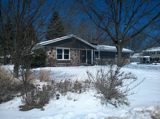 14870 W Fenway Dr, New Berlin, WI 53151