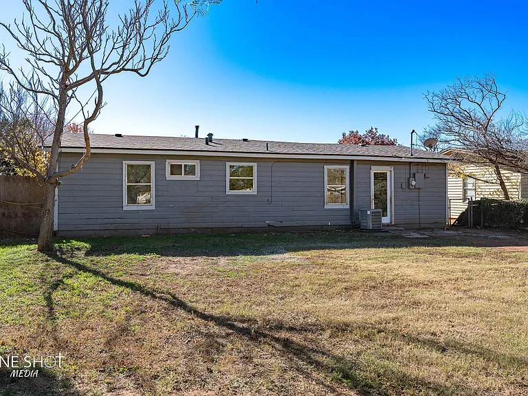5226 Questa Dr — Photo 33